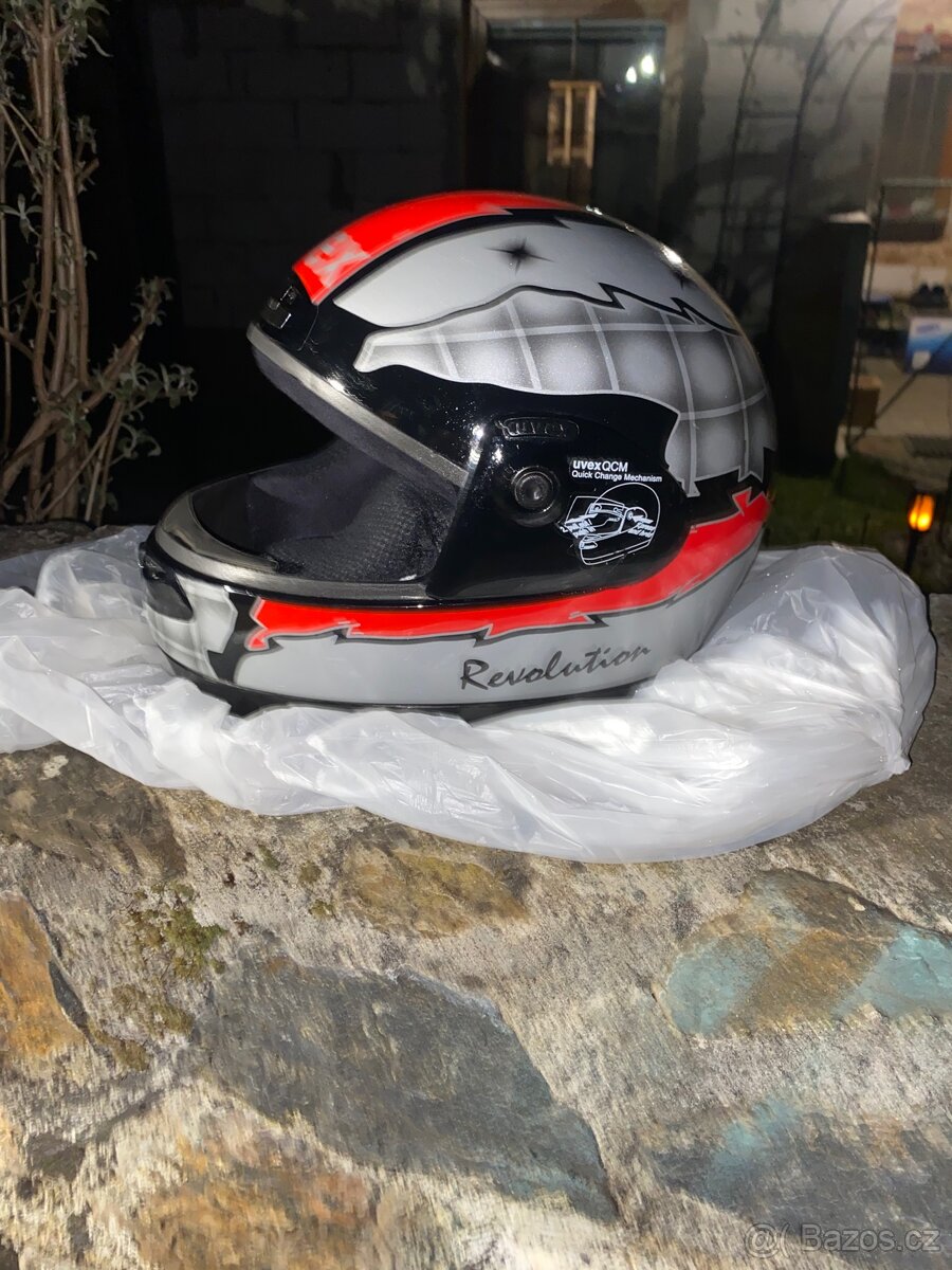 Motorkářská helma - 2