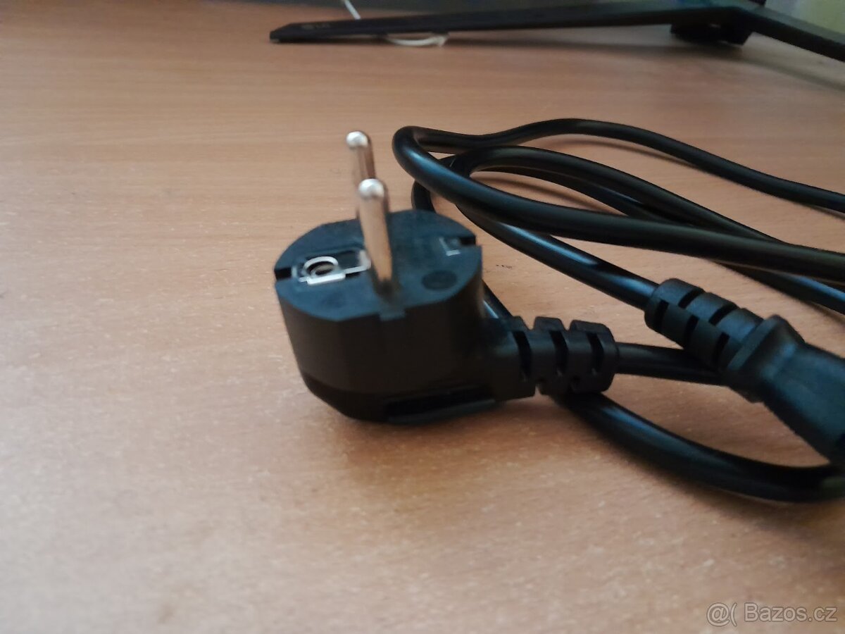 DO ZÁSUVKY NAPÁJECÍ KABEL PC SERVER IHNED K PRODEJI - 2