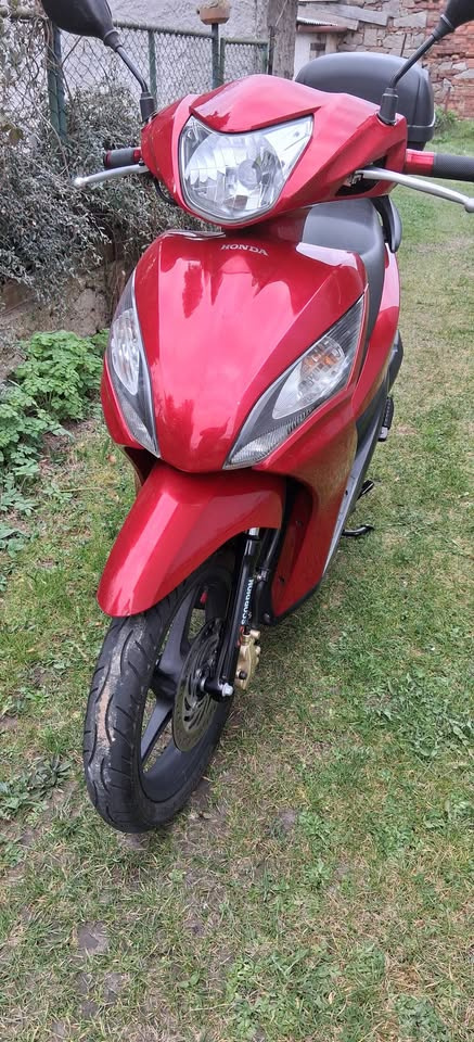 HONDA Vision 110i - 2