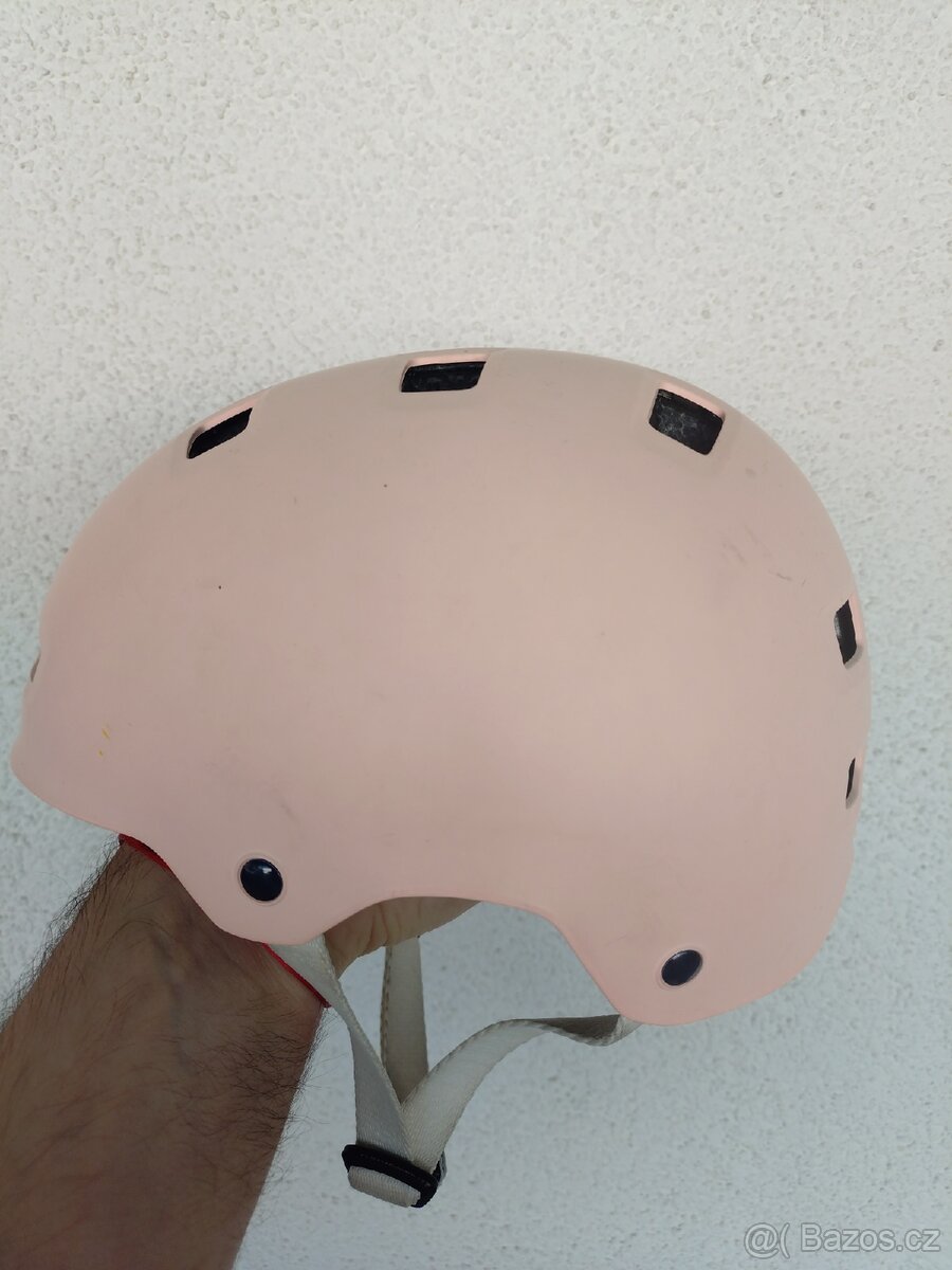 Decathlon helma dětská - 2