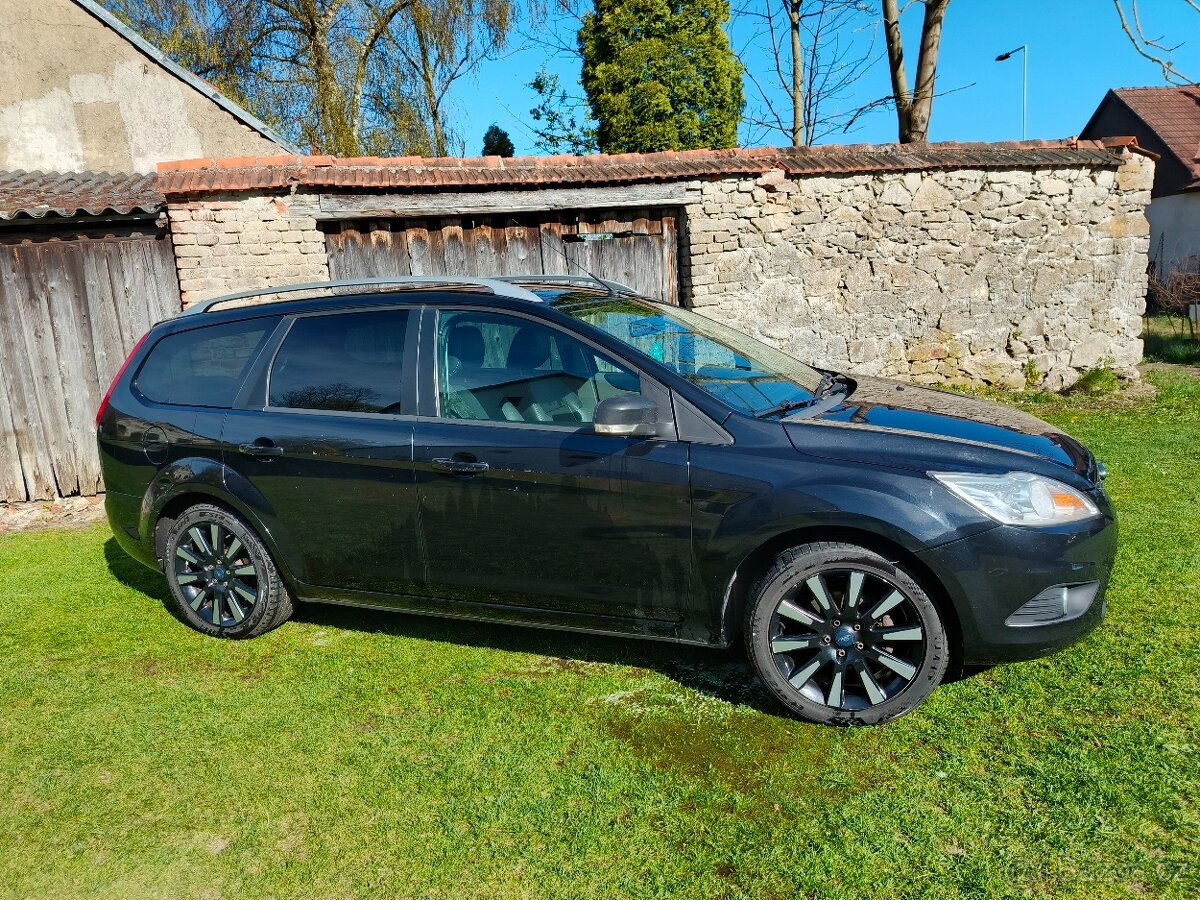 FORD FOCUS combi 1,6, 85kW Black magic - 2