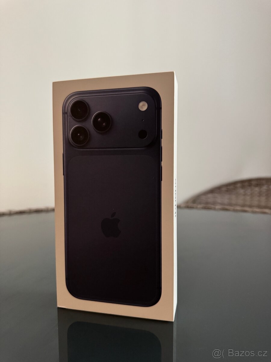 iPhone 17 Pro Max 256 GB Deep Blue - 2