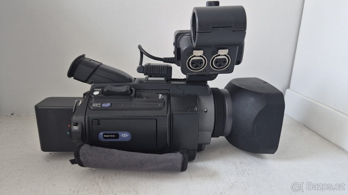 Sony DSR-PDX10P - 2