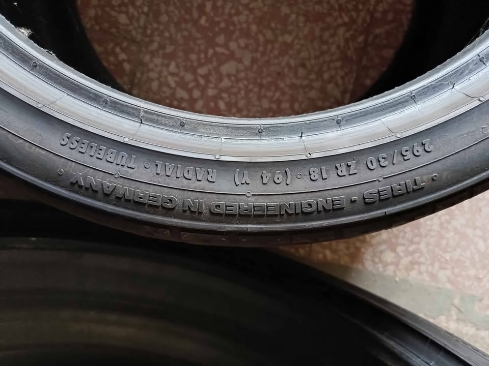 Continental 295/30 ZR18 pneumatiky - 2