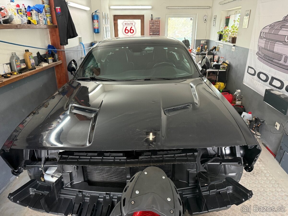 Dodge challenger Kapota - 2