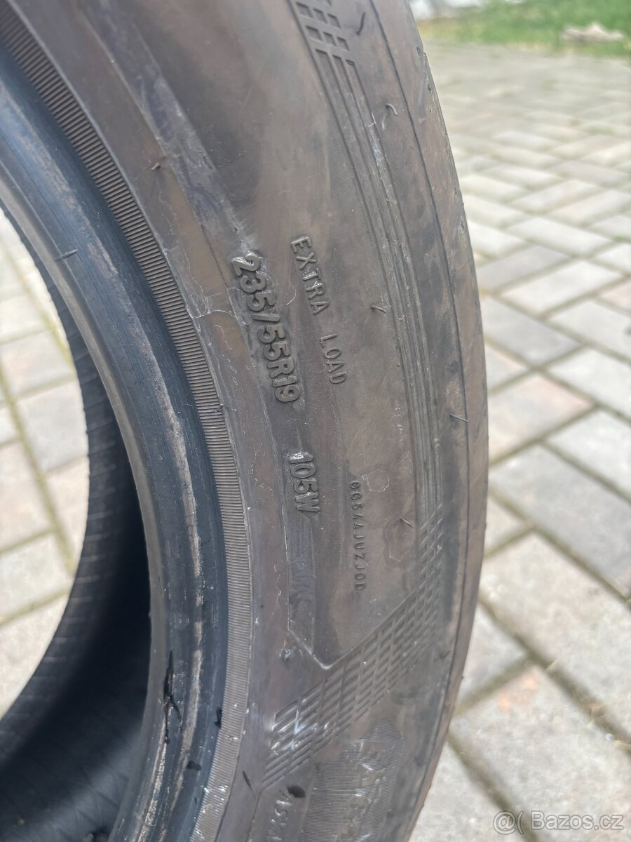 235/55R19 - 2