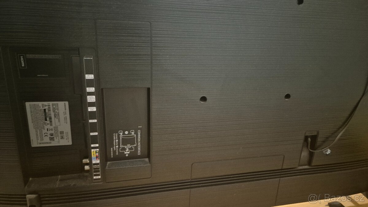 Samsung – Obrovská 4K Smart TV - 2