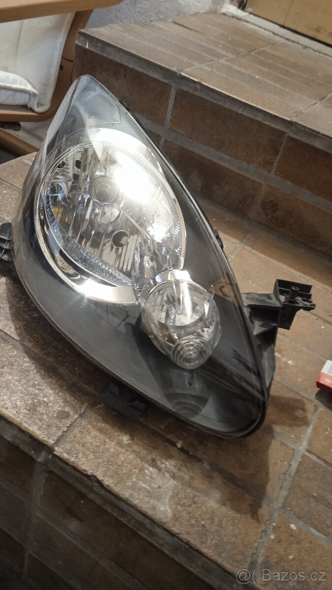 Prodám světlo Toyota aygo - 2