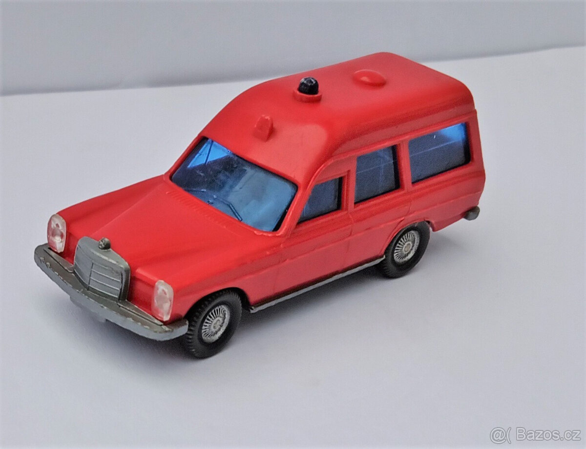 Značka Wiking. Mercedes. Hasiči. - 2