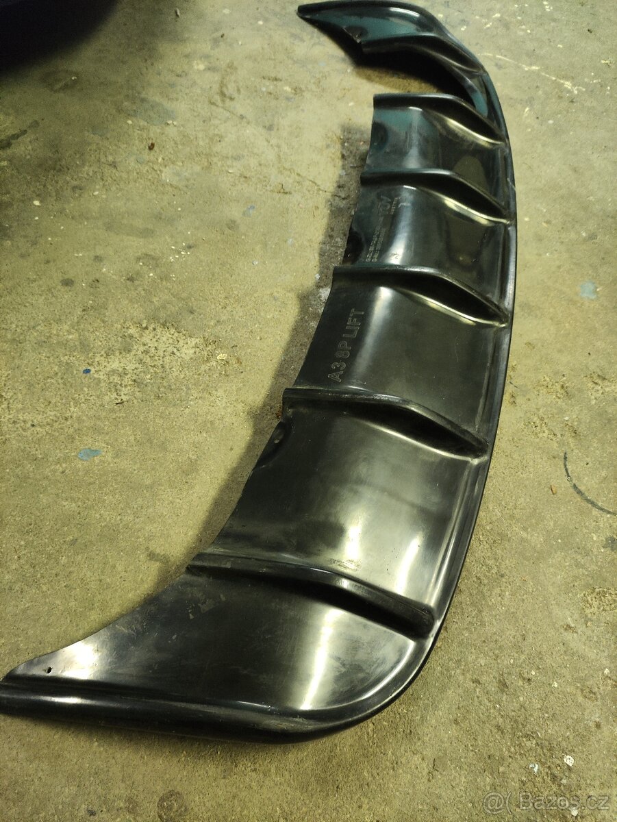 Audi A3 8P LOOK RS3 zadní podnárazník - 2