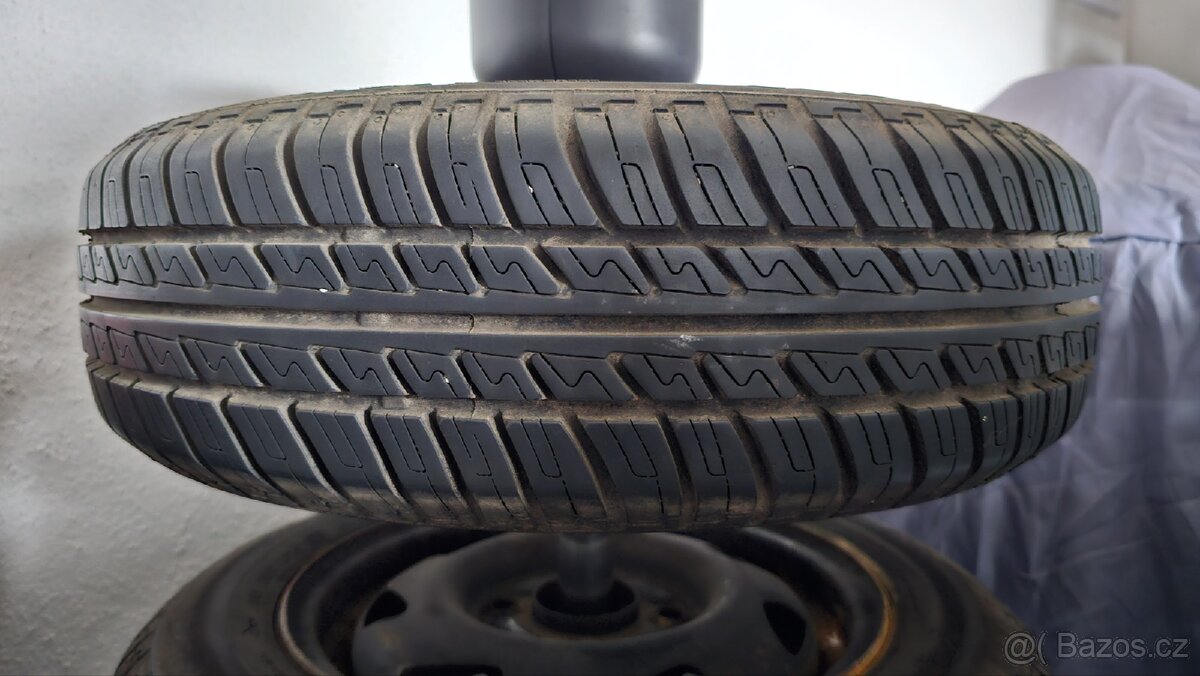Prodám sadu 4 ks 155/70 R13 75T (ET43,5) - 2