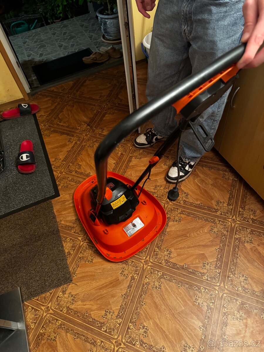 Black & Decker Strunovka - 2