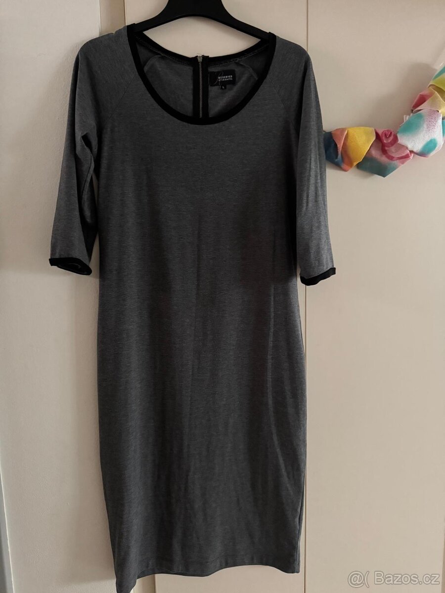 Šedé šaty s černým lemem, Reserved, vel. L - 2