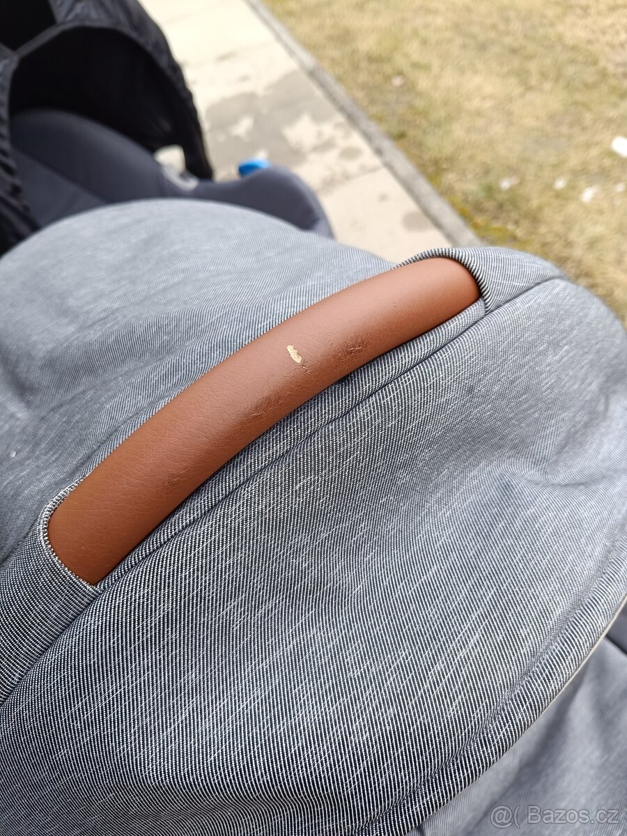 Kočárek pro dvojčata - 2