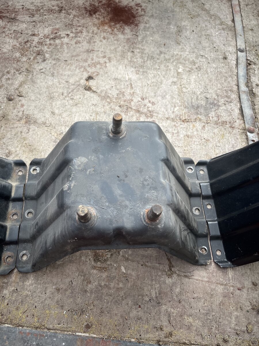 Prodám držák rezervy Defender - 2