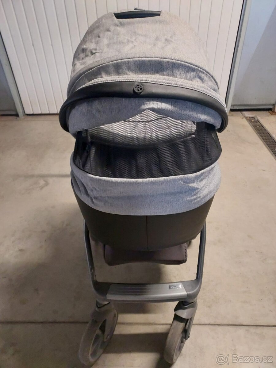 Kočárek Roan Bloom s příslušenstvím a autosedačka BeSafe - 2