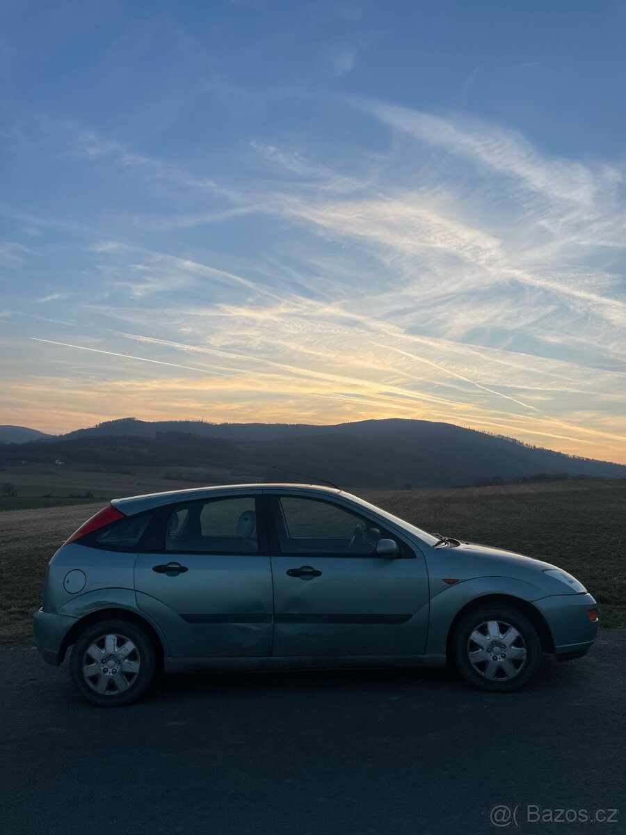 Ford focus 1,8 benzin 85 k - 2