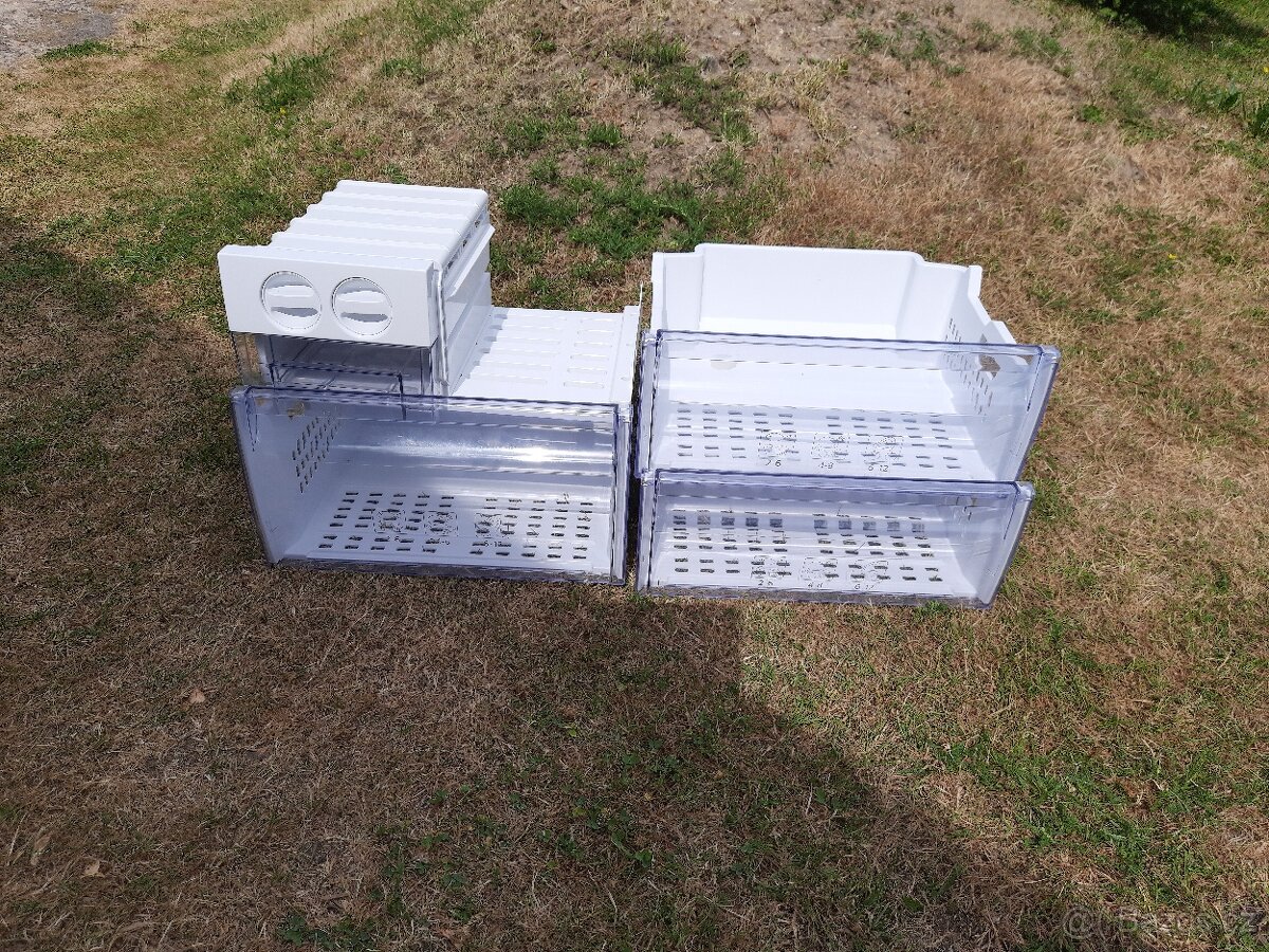 Prodám šuplíky a výrobník ledu Beko - 2