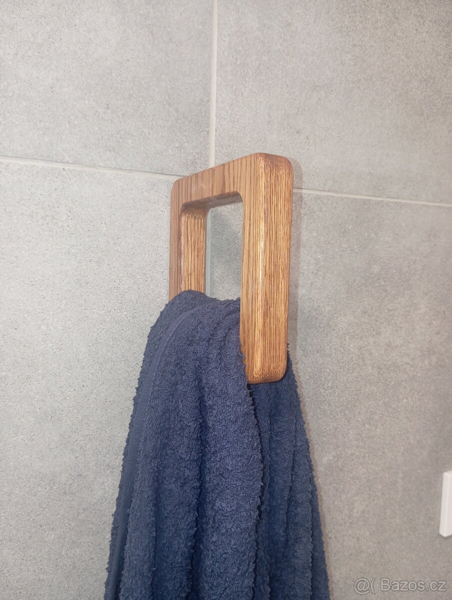 Věšák na ručníky dub masiv - 2