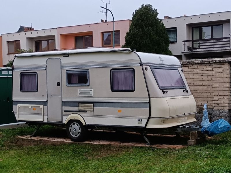 Cestovní karavan HOBBY 470 Classic pro 4 osoby - 2