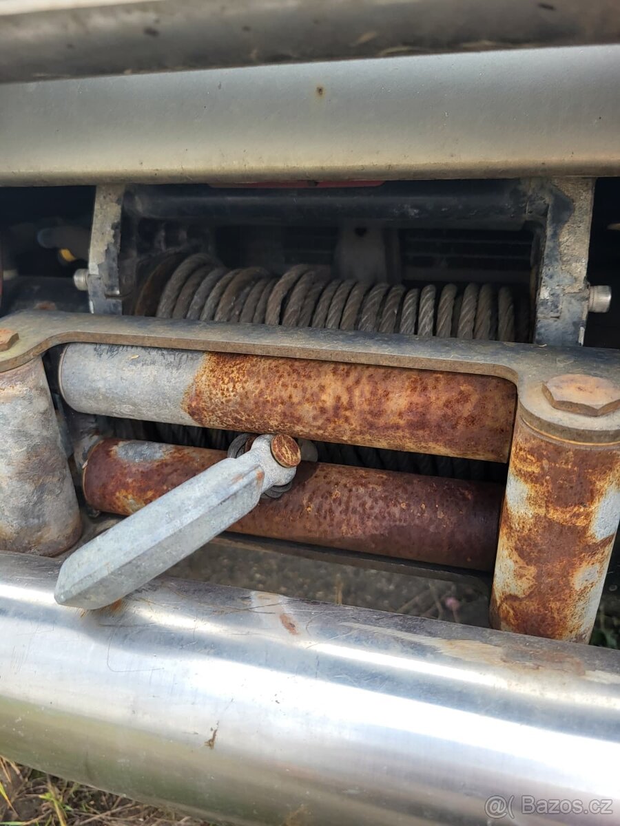 Nissan Patrol TD-6 - naviják