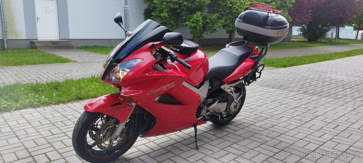 Honda VFR 800 VTEC 46c, 80kw, 40 tis nájezd, KRASAVICE - 2