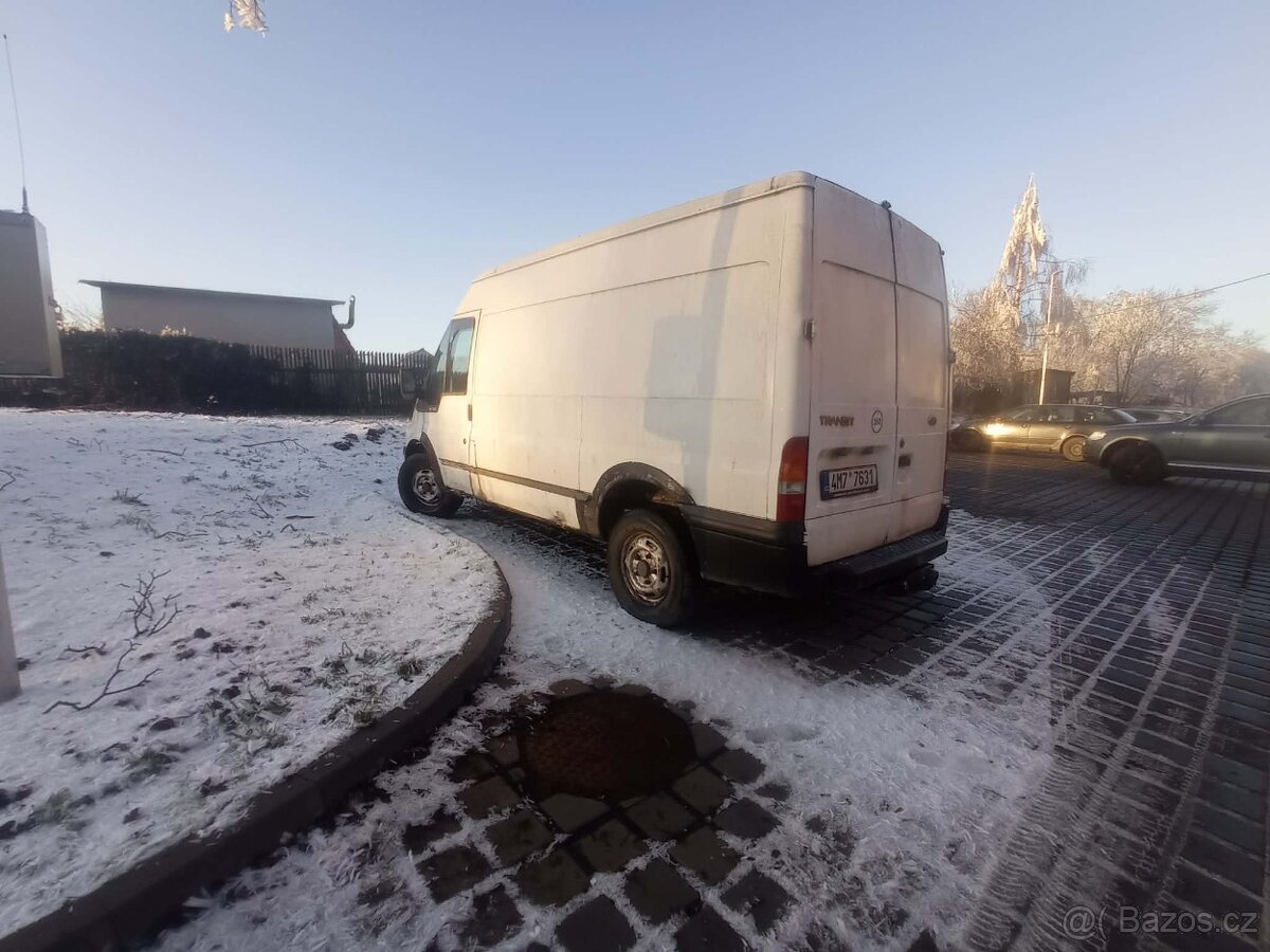 Ford Transit 350M 2.4D – k opravě / na díly - 2