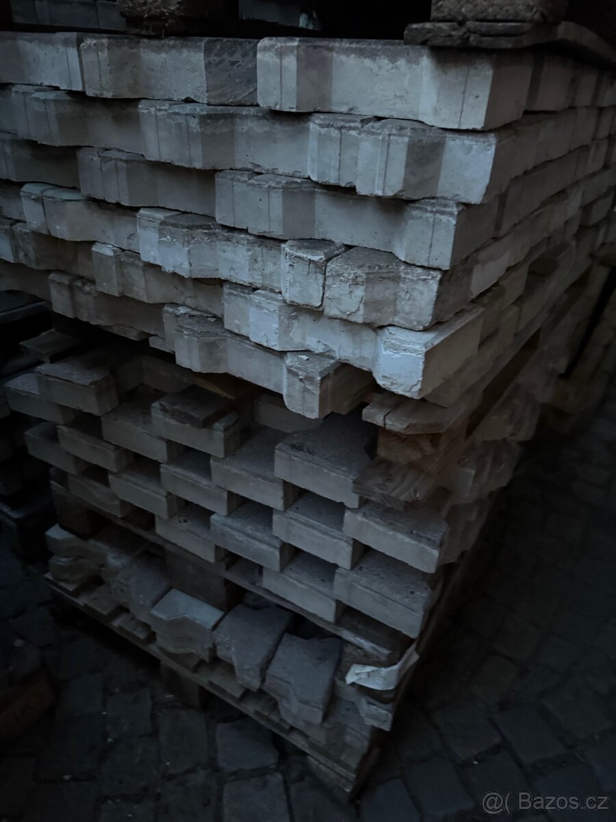 Prodam pouzitou zamkovou dlazbu - 2