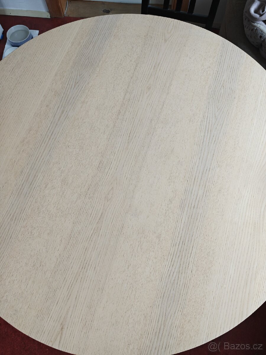Kulatý stůl Lisabo - 2