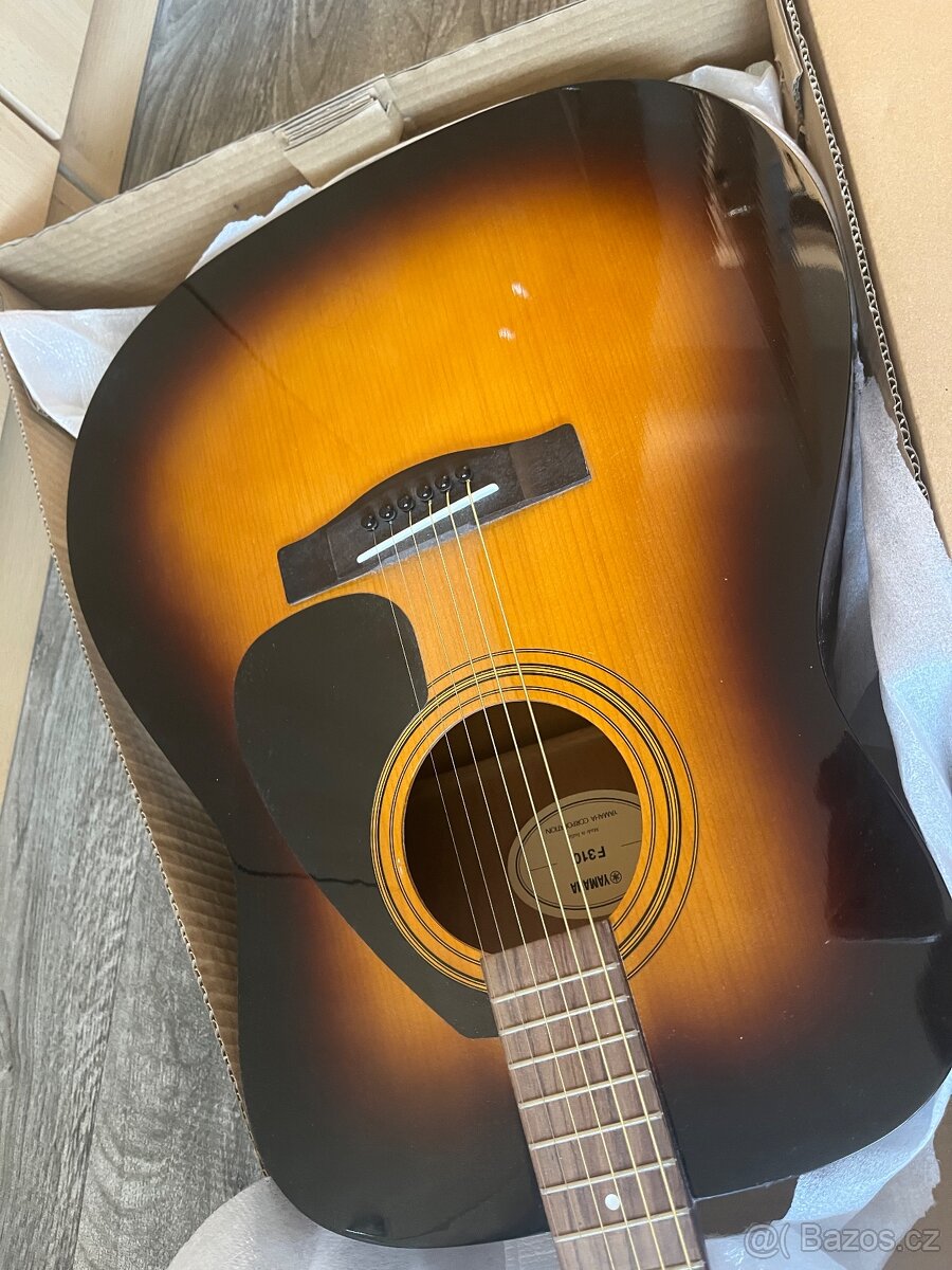 Akustická kytara Yamaha + stojan - 2