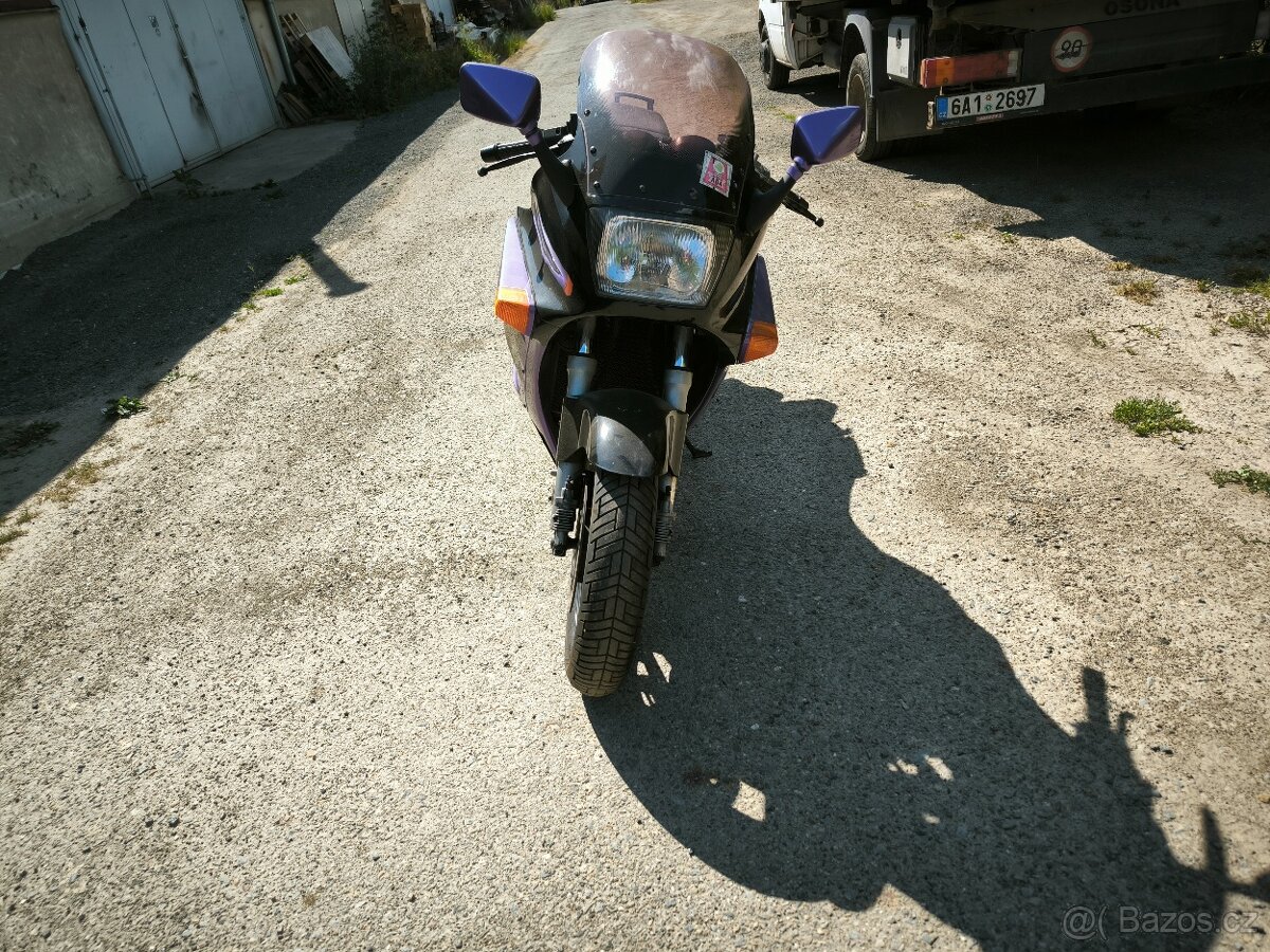 Kawasaki gpz 1000 rx - 2