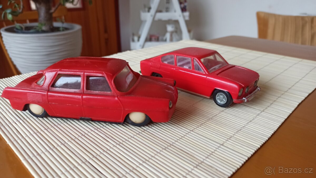 Škodovky staré retro hračky - 2
