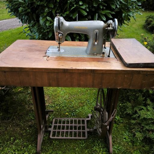 ŠICÍ STROJ MINERVA - 2