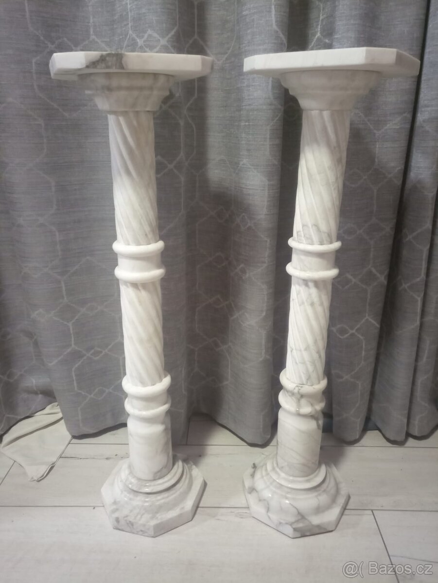 Dva mramorové sloupy - 2