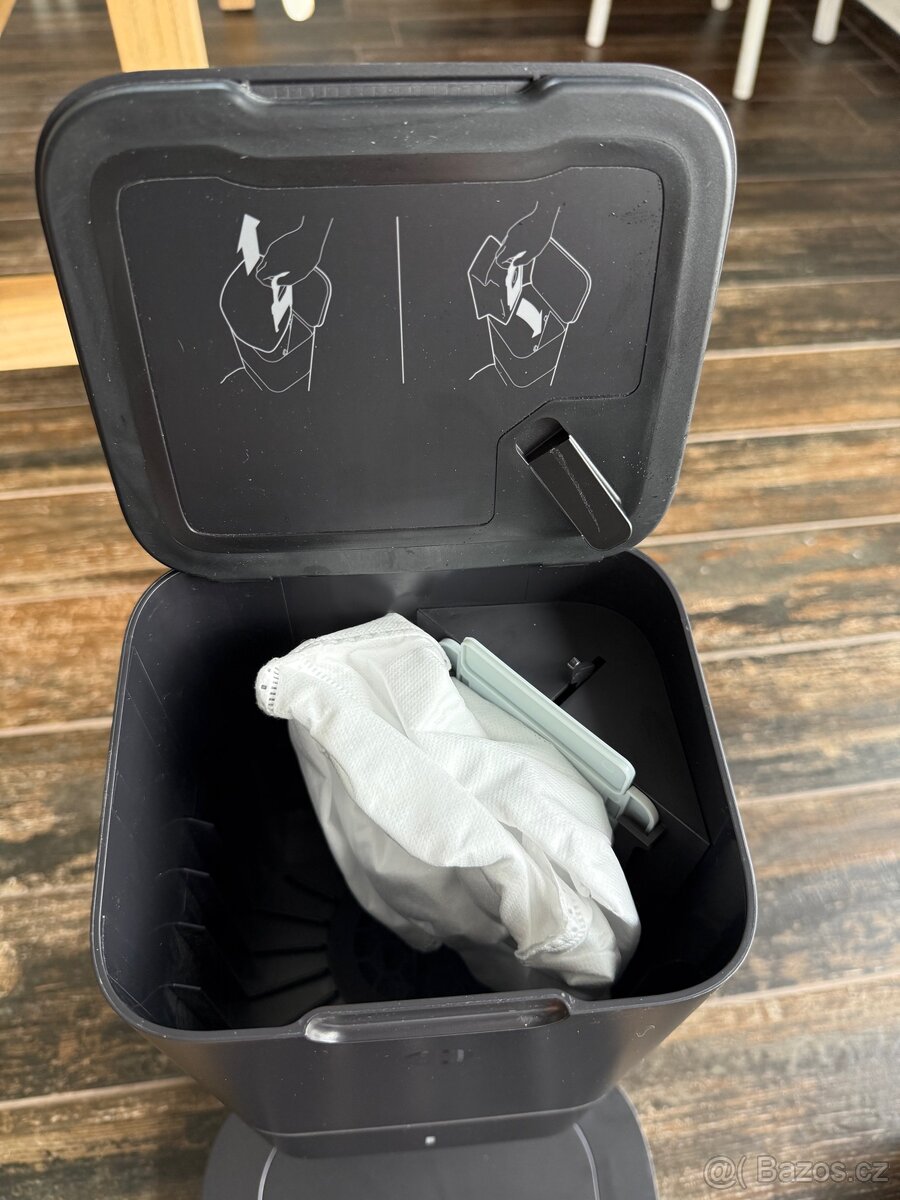 Robotický vysavač Roomba S9+ s dokem a příslušenstvím - 2