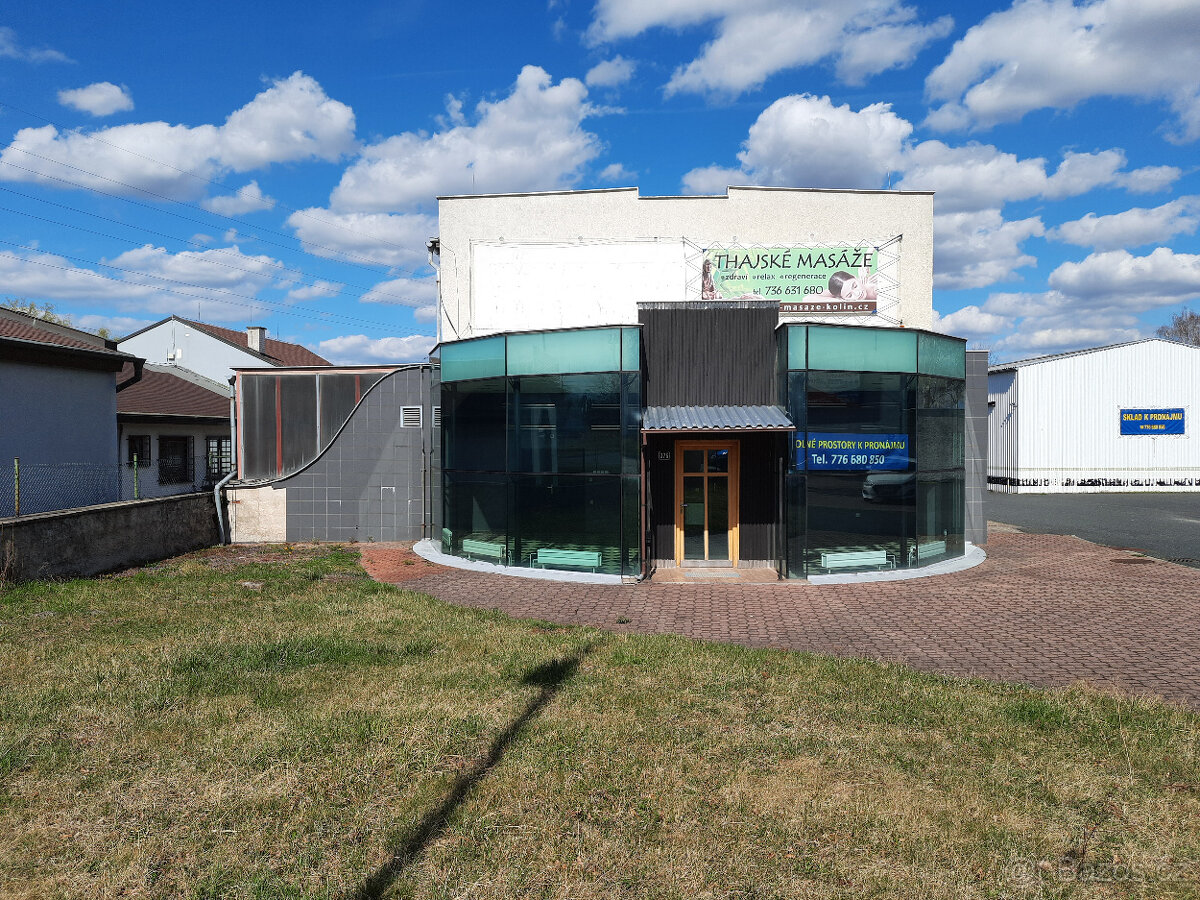 Prosklená prodejna se skladem v Kolíně - 2