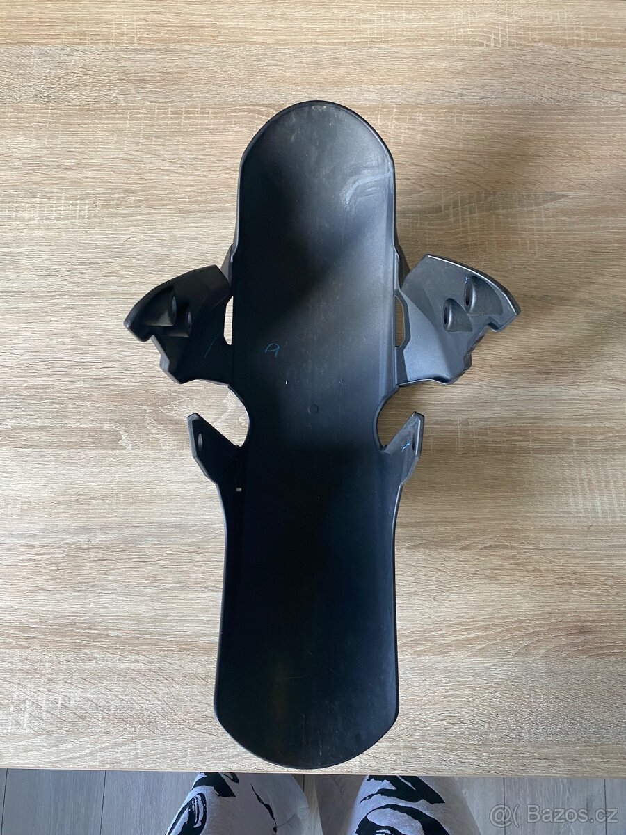 Prodám přední blatník – Honda CB125R 2020 - 2