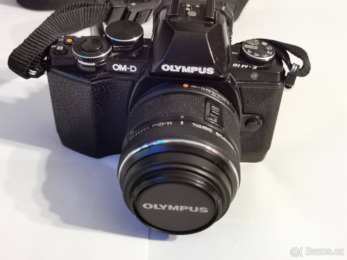 Prodám Olympus OM-DM10 s objektivem Olympus 14-42 IIR. Oboj - 2
