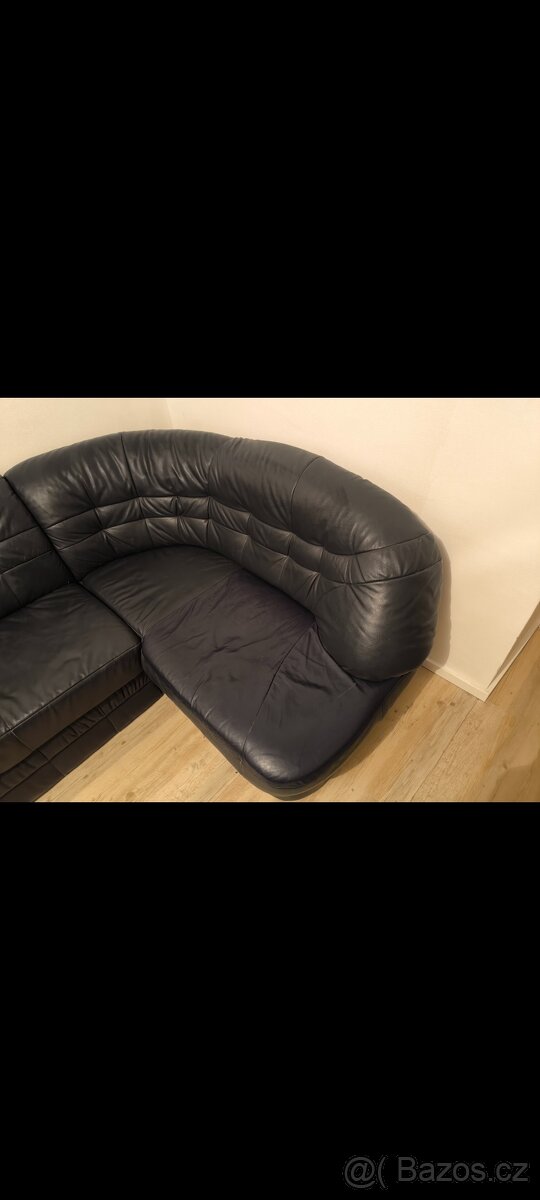 Kožená tmavě modrá sedačka - 2