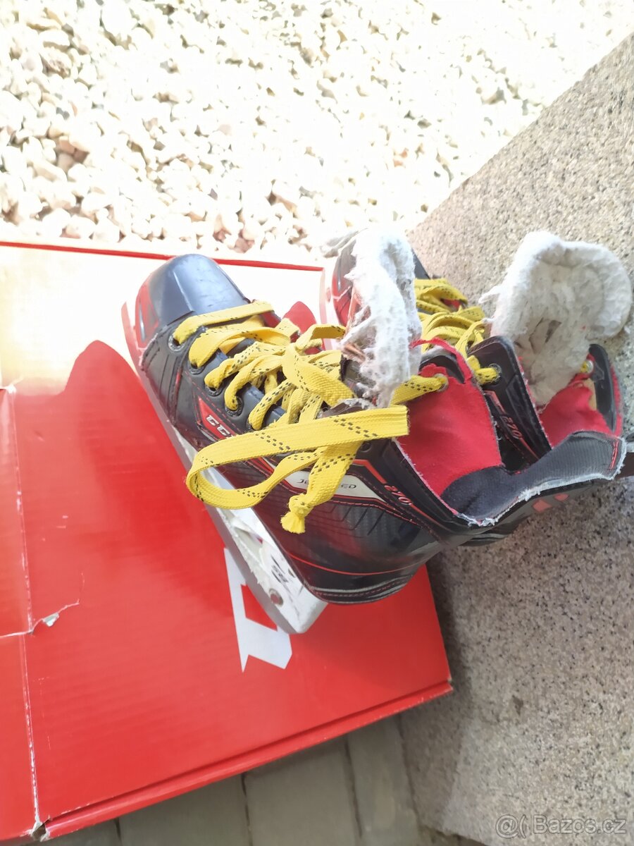 Brusle juniorské CCM Jetspeed 270 - 2