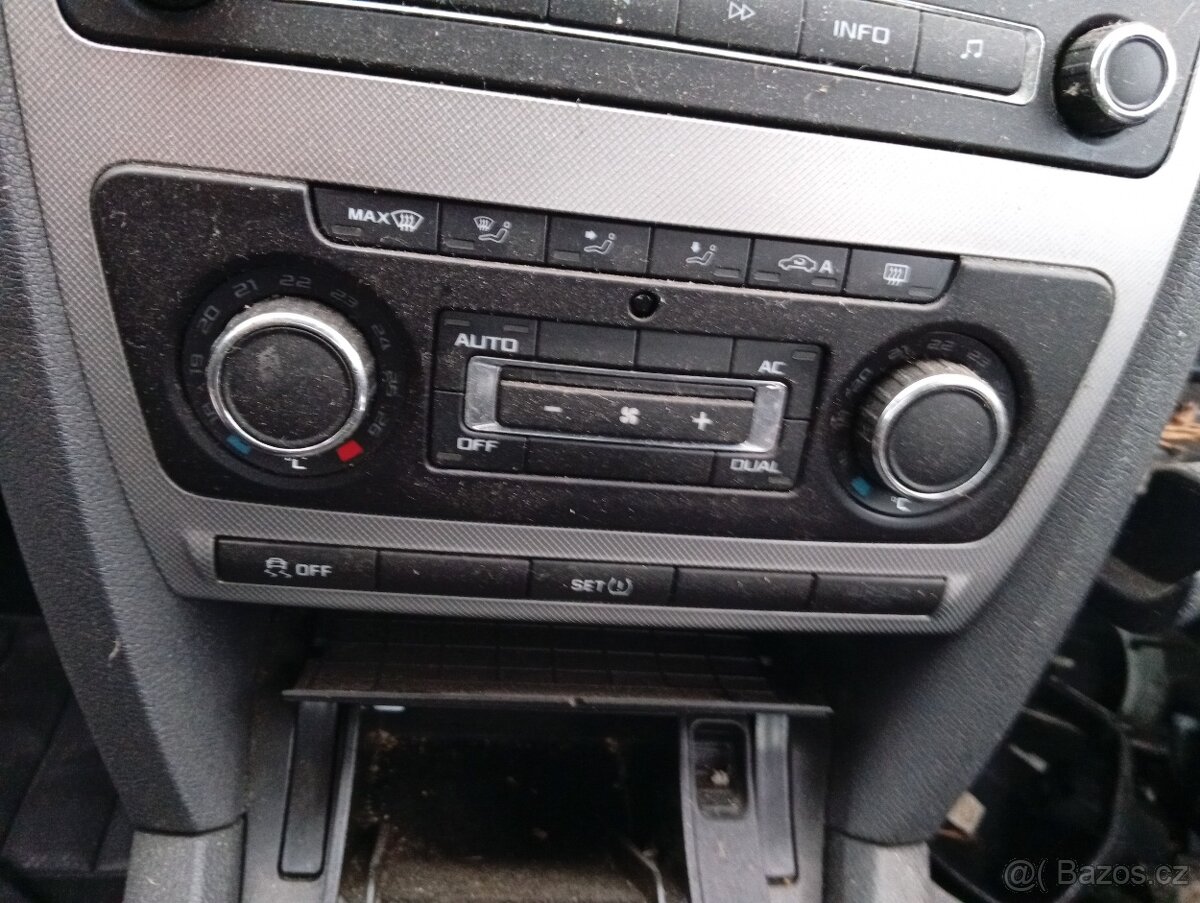 Škoda Octavia rádio a climatronic - 2
