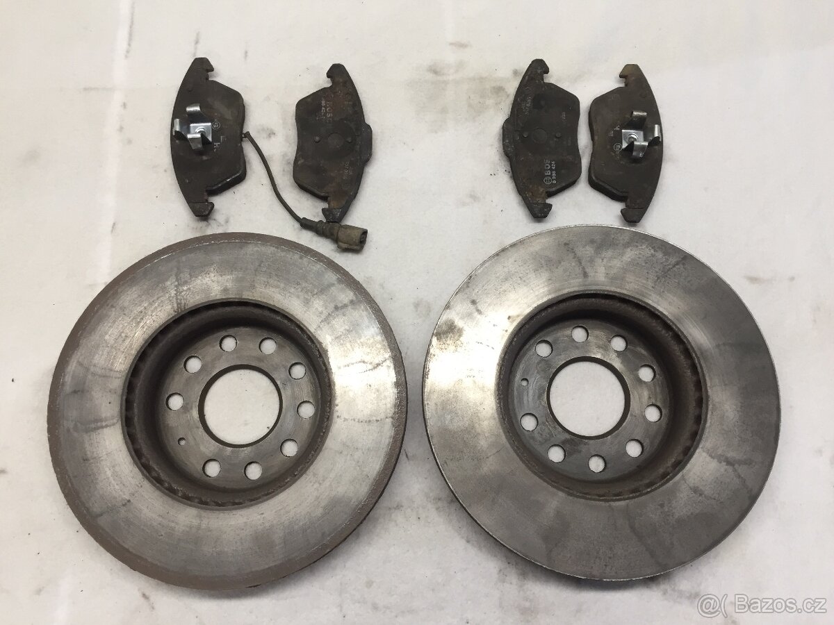 VW GOLF 5 03-08 - PŘEDNÍ BRZDOVÉ KOTOUČE+DESKY 288mm - 2