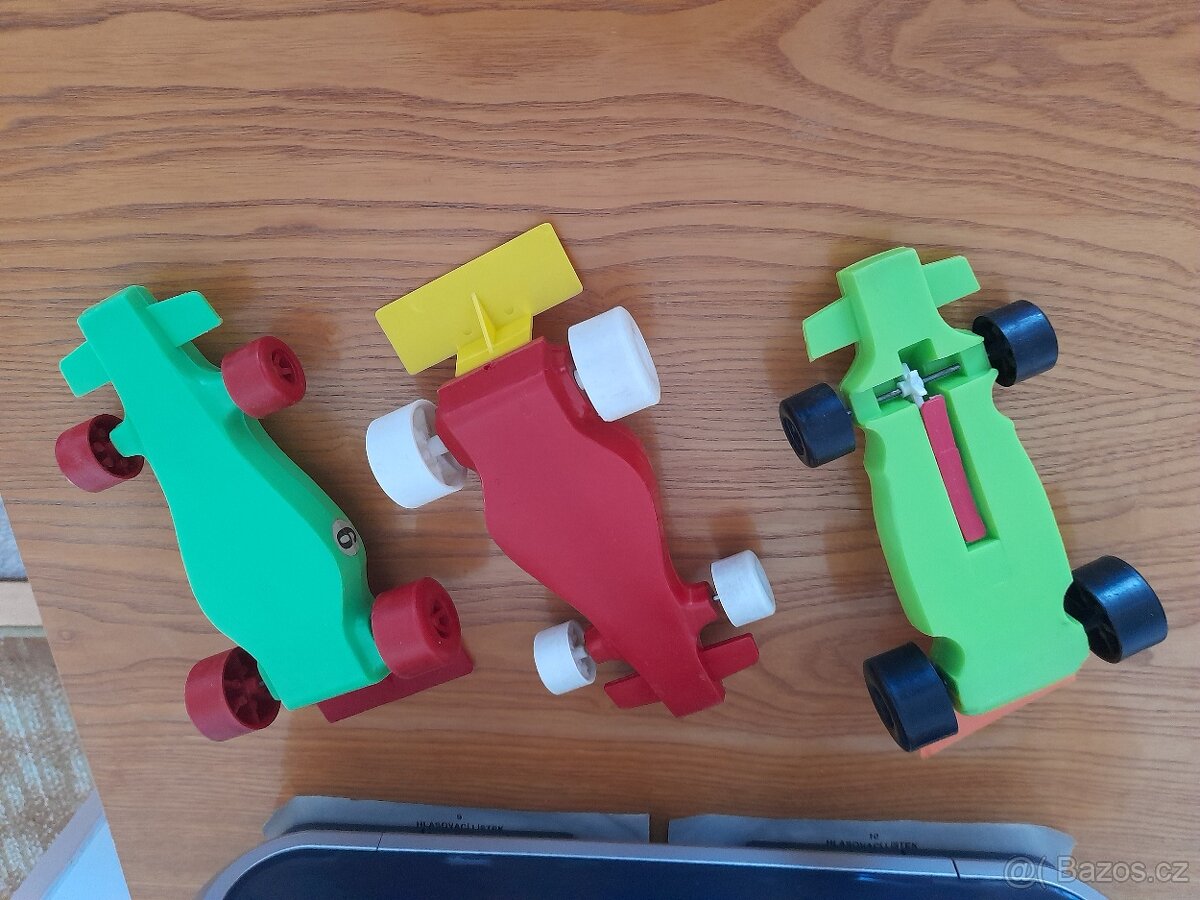 Retro plastová formule hračka - 2