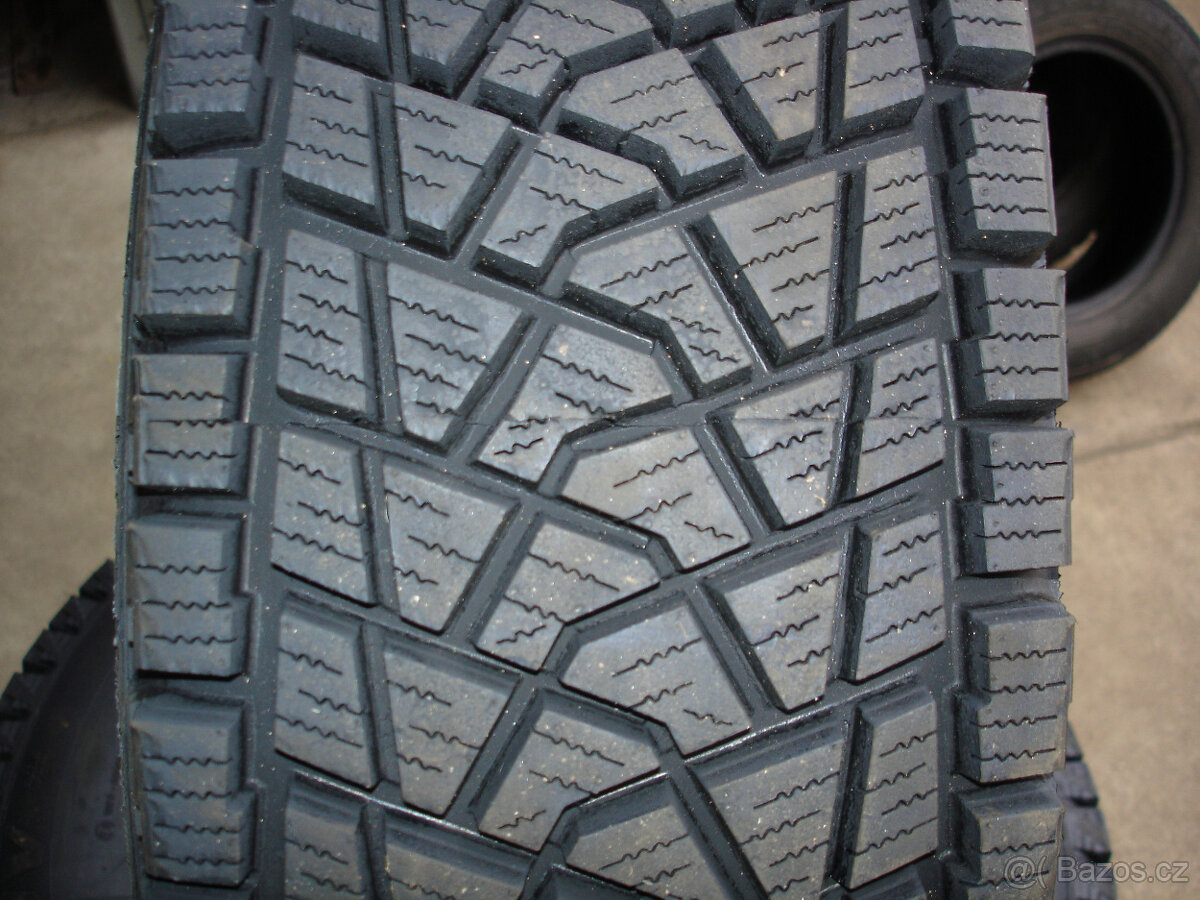 Prodám 4x 16" zimní pneu 215/70 R16 - 2
