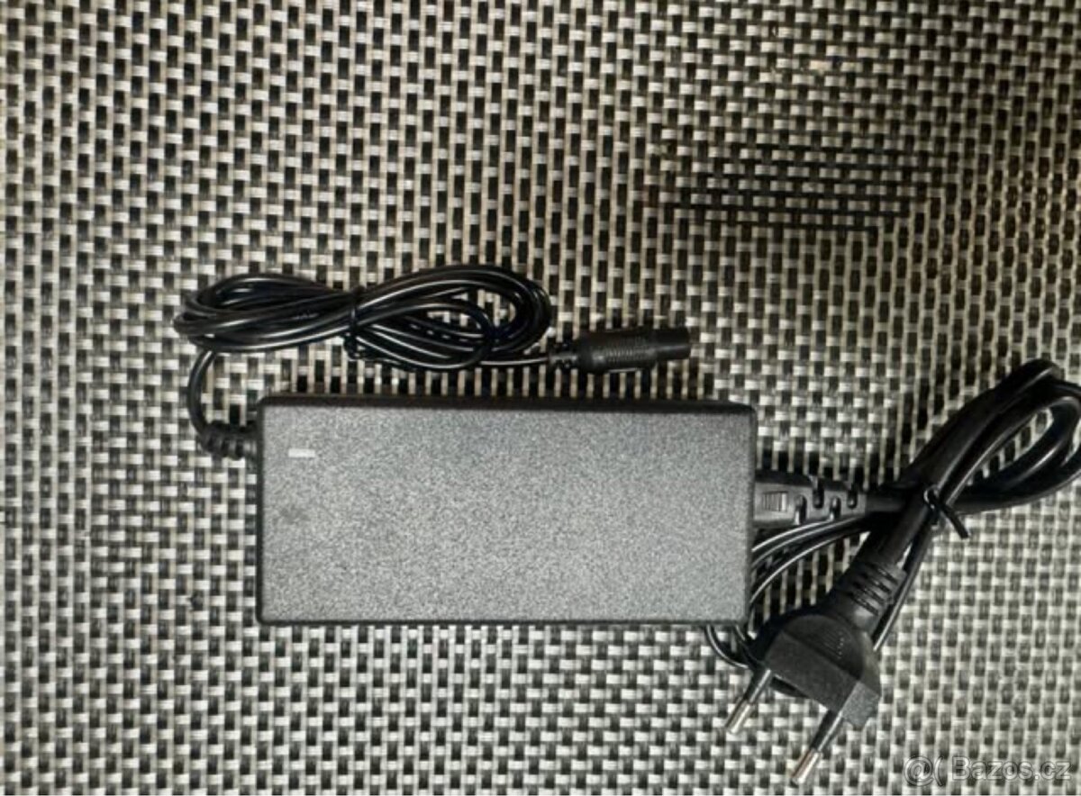 Nabíječka hoverboard/koloběžka 36v 2Ah 3 PIN - 2