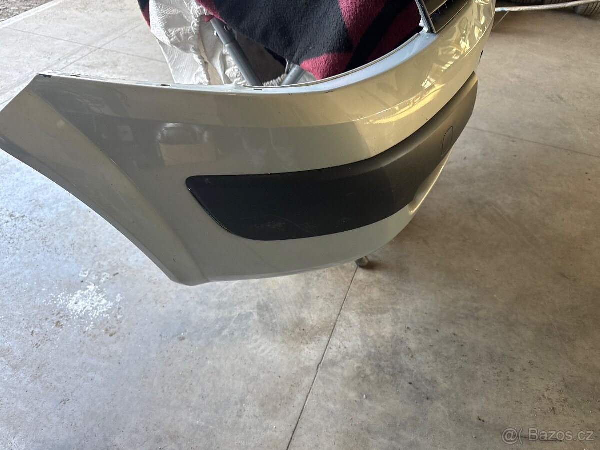 Renault Megane 2 přední nárazník 8200142000 - 2