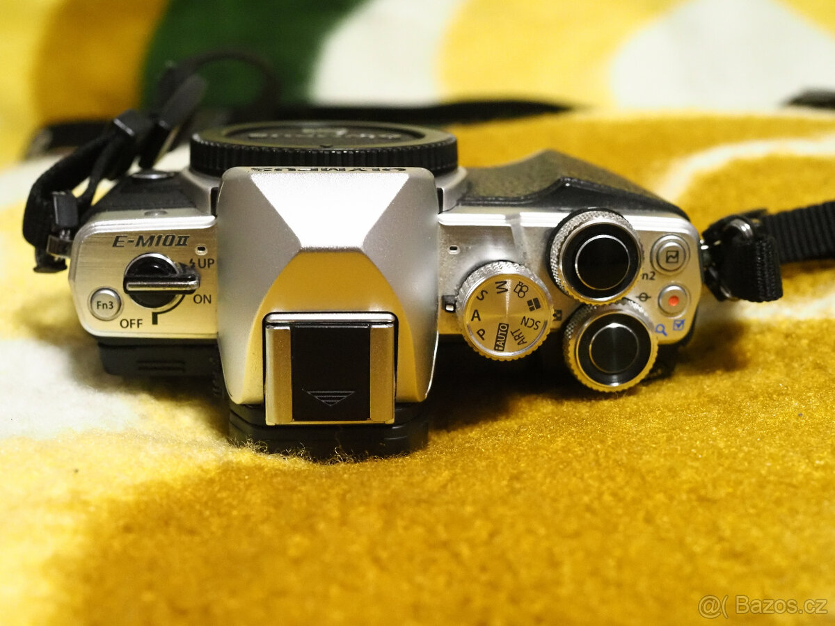 Olympus OM-D E-M10 Mark II - 2