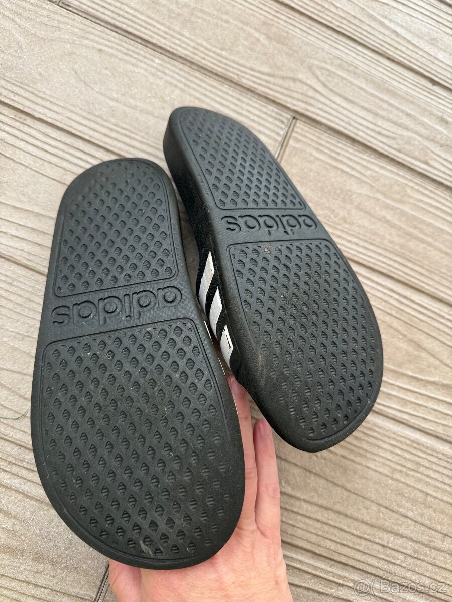 Pantofle adidas vel 35 - 2