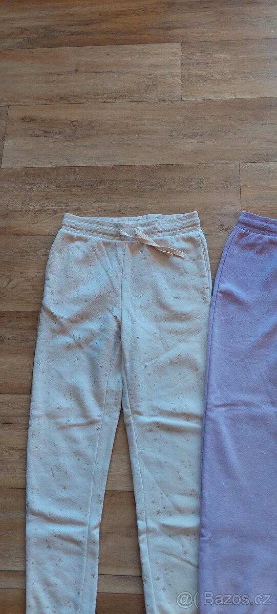 Dívčí tepláky, velikost: 140 - 2