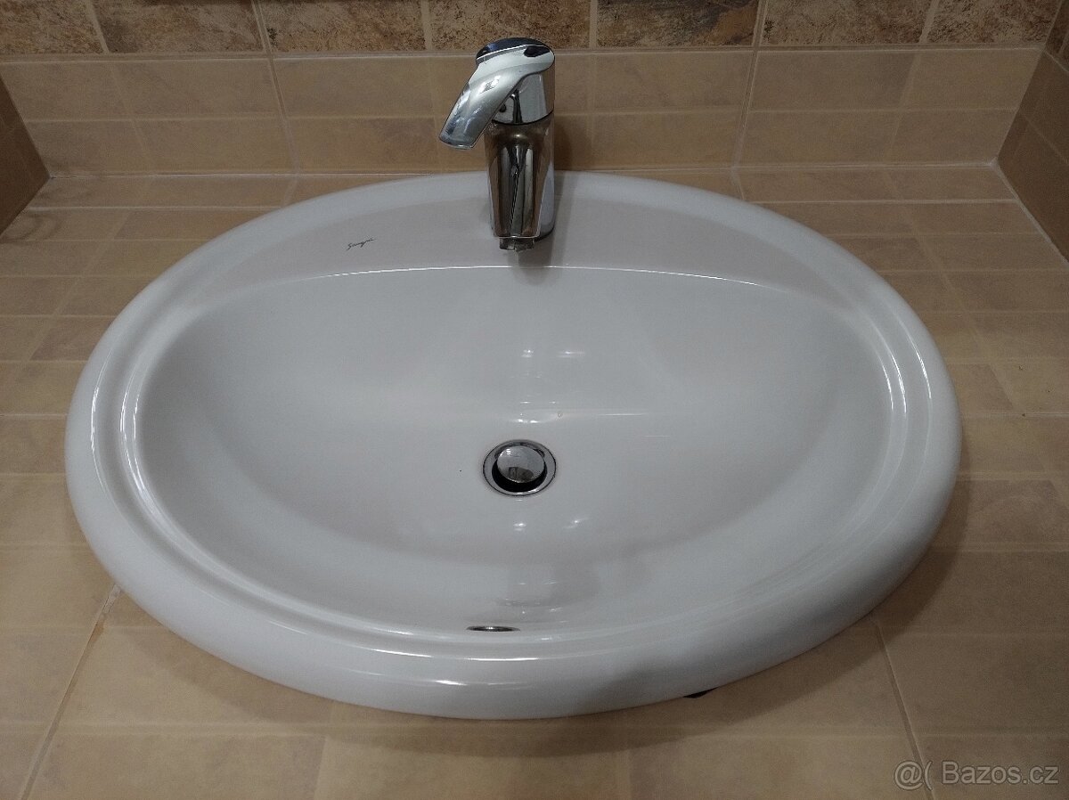 Umyvadlo s pákovou baterii - 2